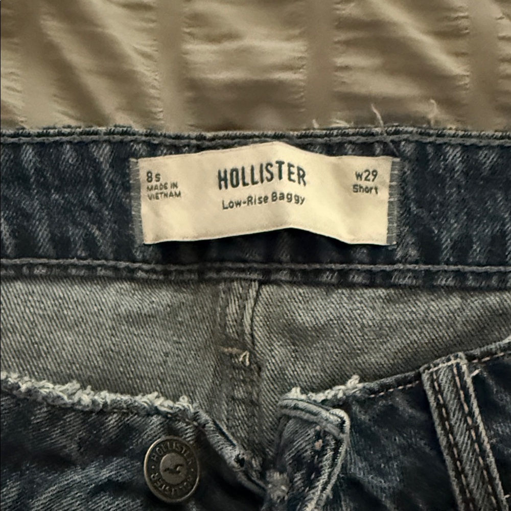 Hollister Low-Rise Baggy Jeans - Faded Blue Wash
